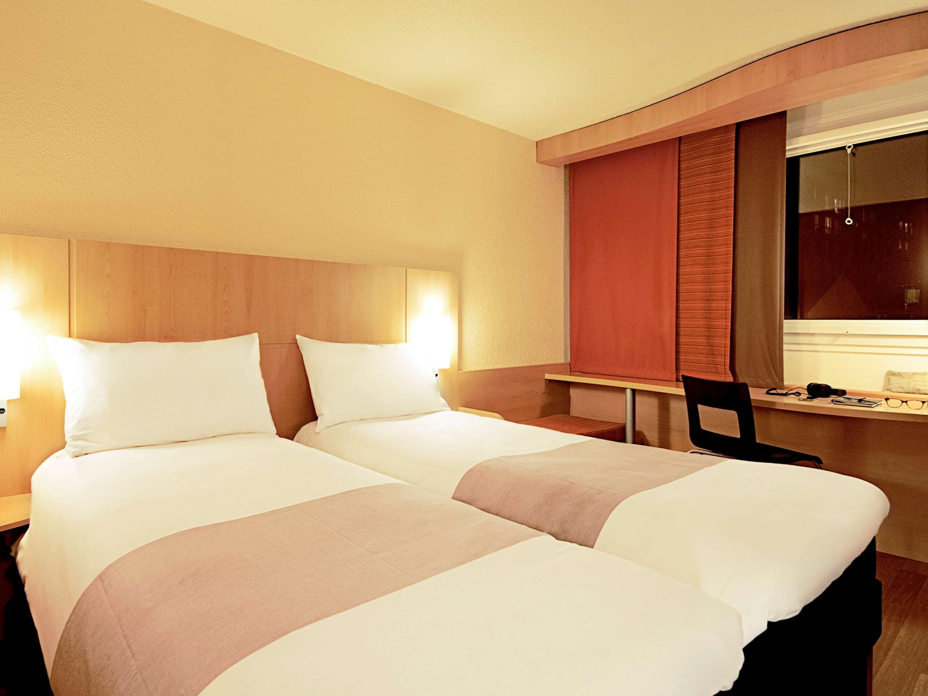 Ibis Charleroi Centre Gare Hotel Ngoại thất bức ảnh